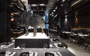 开着市值2000亿的公司，却跑去卖猪肉，他说赚钱只是顺便的事情…